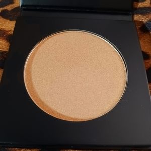 Araceli Tequila Highlighter